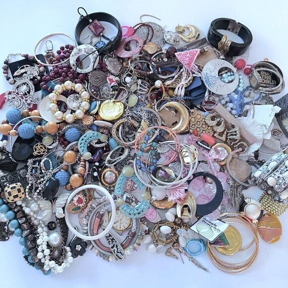 5lb. Craft Junk Broken Jewelry Lot - Picture 1 of 8